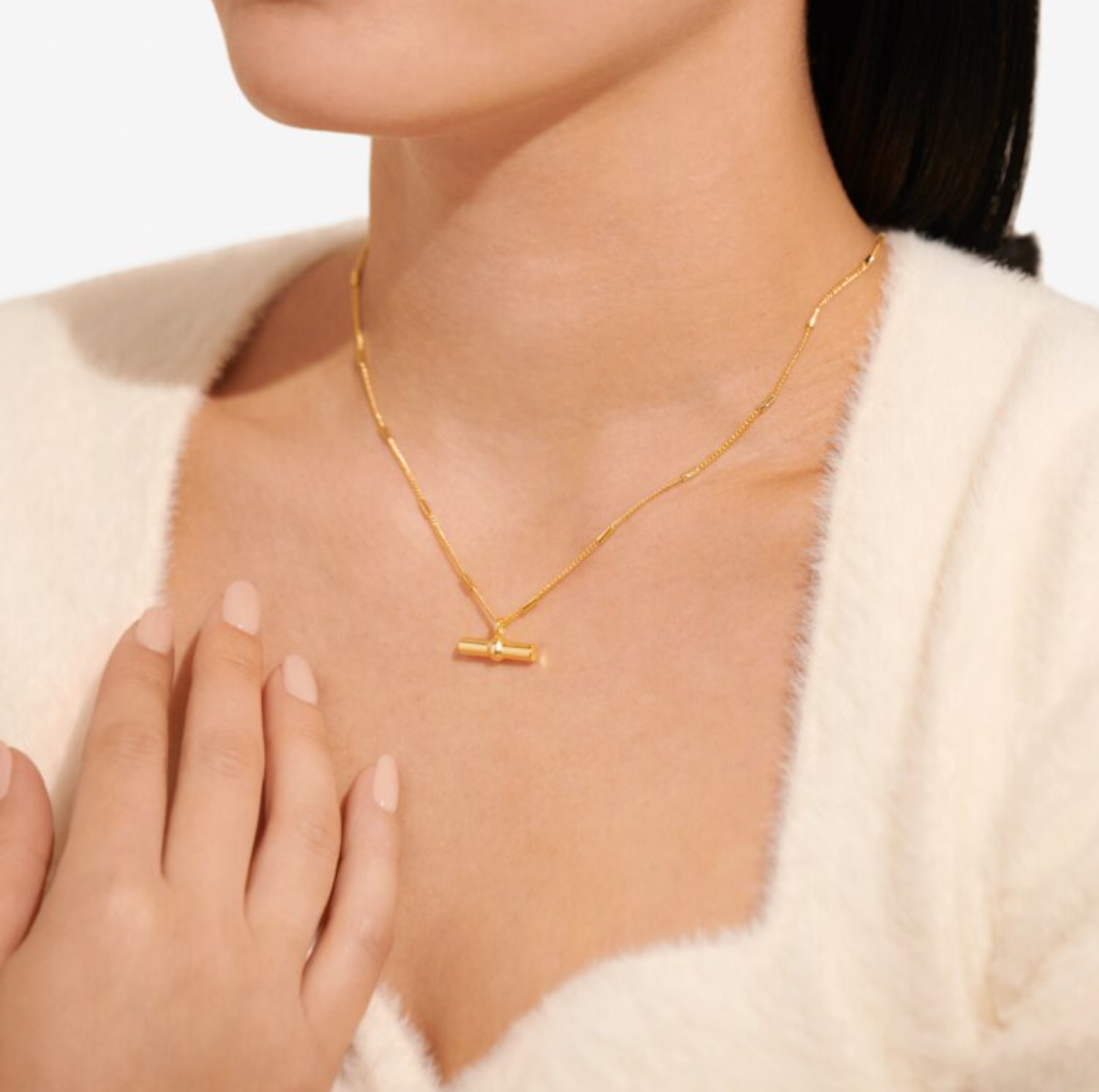 Aura Gold Bar Necklace