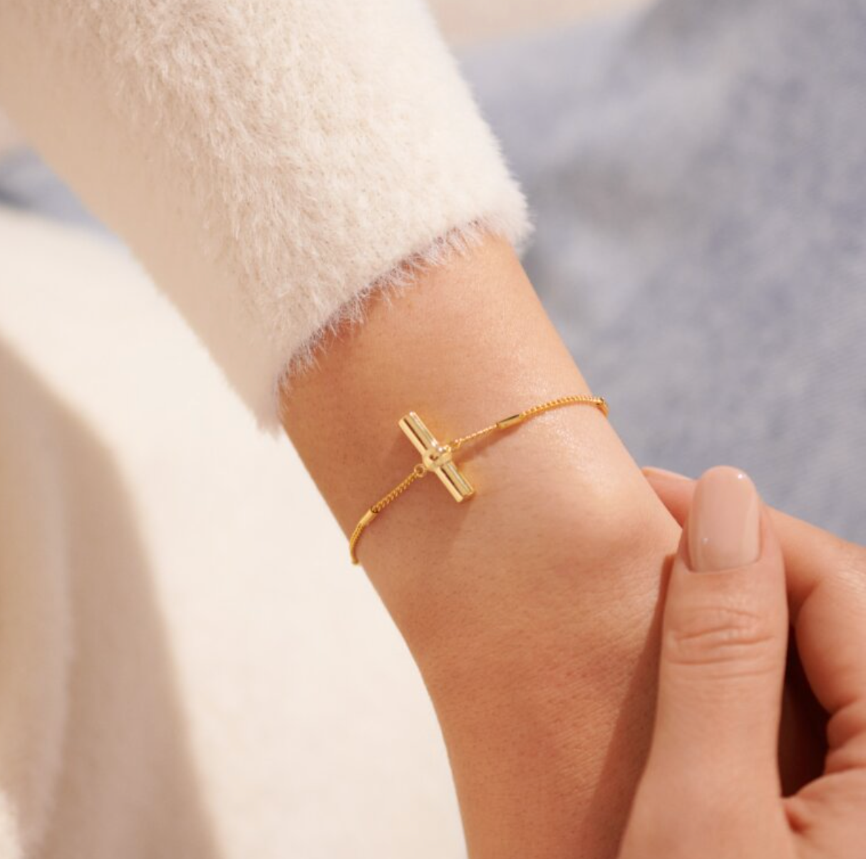 Aura Gold Bar Bracelet